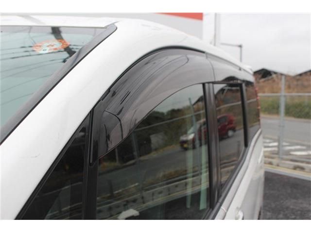 TOYOTA NOAH 2014 Image 31