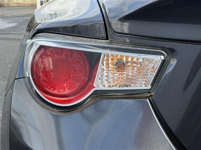 TOYOTA 86 2012 Image 31