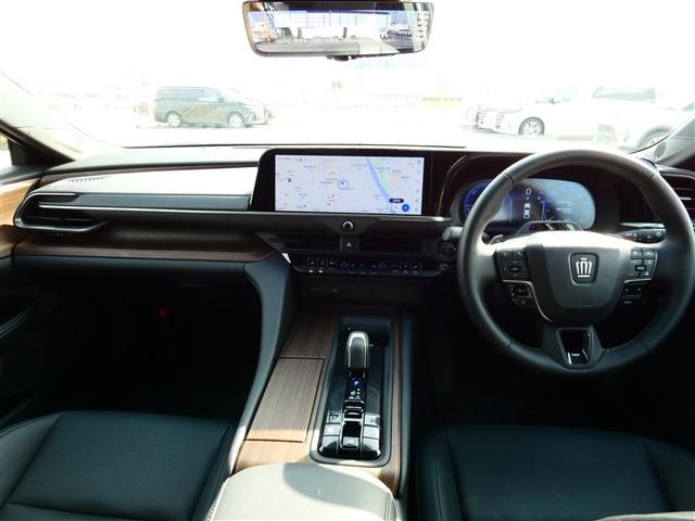 TOYOTA CROWN SEDAN HYBRID 2024 Image 31