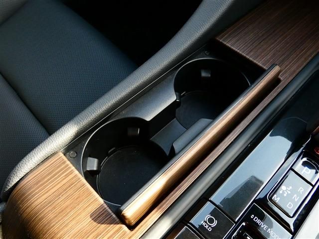 TOYOTA CROWN SEDAN HYBRID 2024 Image 31