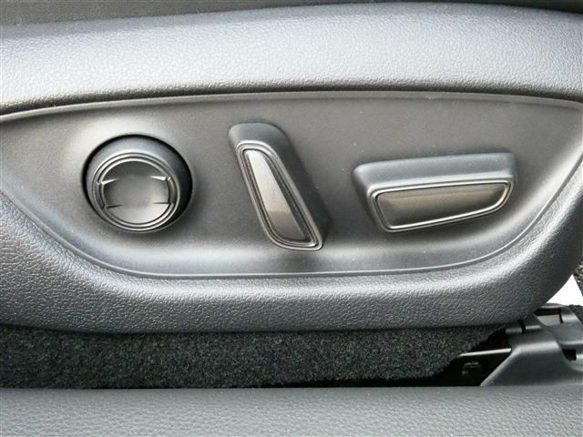 TOYOTA CROWN SEDAN HYBRID 2024 Image 31