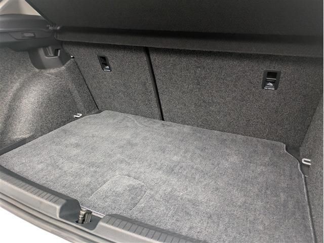 VOLKSWAGEN POLO 2019 Image 31