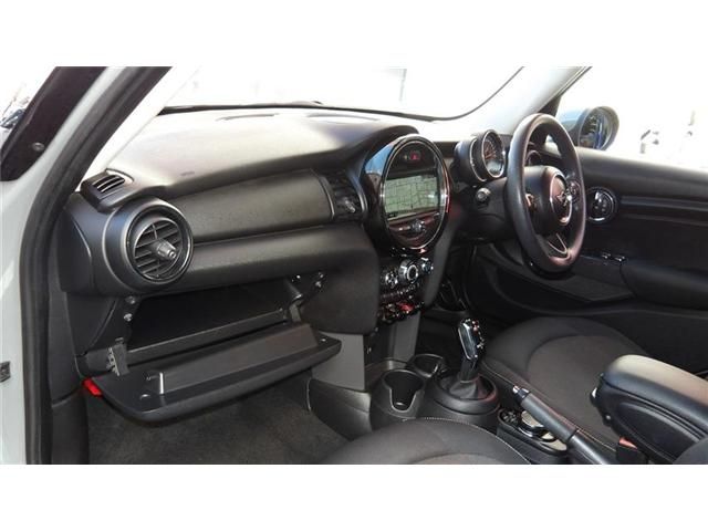 BMW MINI ONE 5DOOR 2019 Image 31