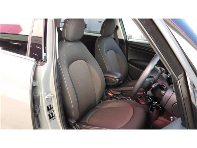 BMW MINI ONE 5DOOR 2019 Image 31