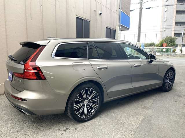 VOLVO V60 2018 Image 31