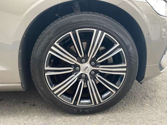 VOLVO V60 2018 Image 31