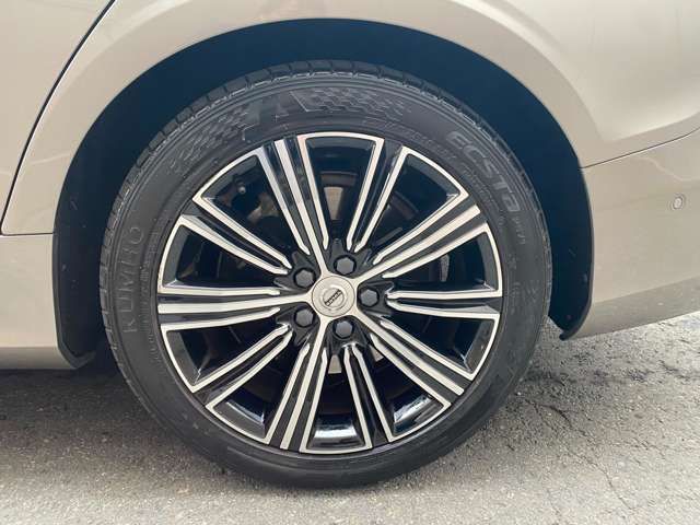 VOLVO V60 2018 Image 31