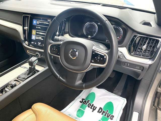 VOLVO V60 2018 Image 31