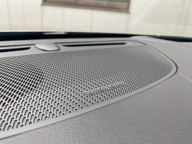 VOLVO V60 2018 Image 31