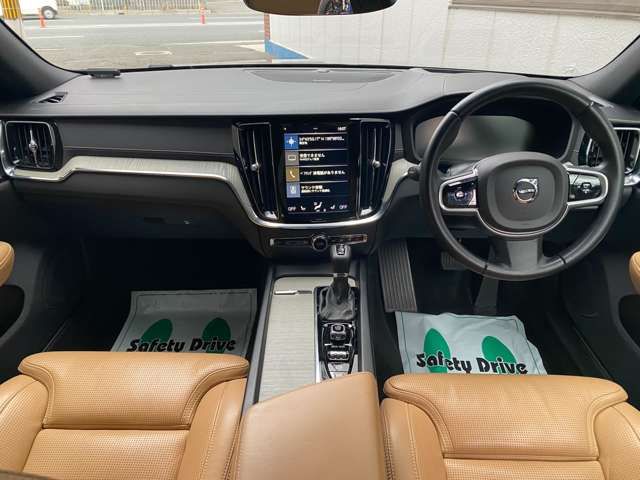 VOLVO V60 2018 Image 31