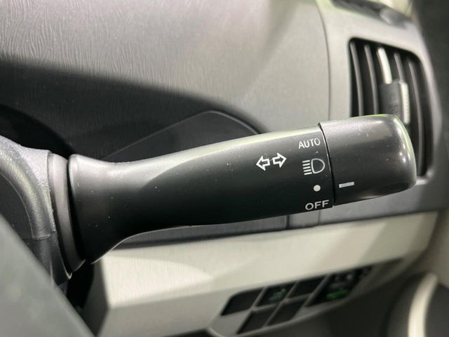 TOYOTA PRIUS 2013 Image 31