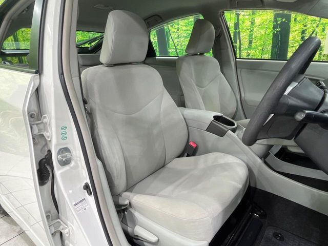 TOYOTA PRIUS 2013 Image 31