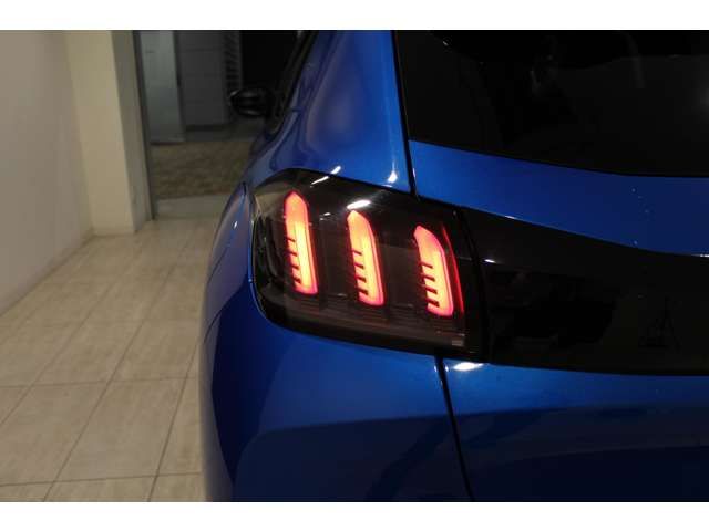 PEUGEOT 208 2020 Image 31