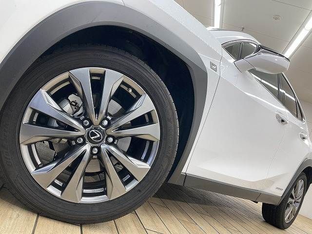 TOYOTA LEXUS UX250H 2019 Image 31