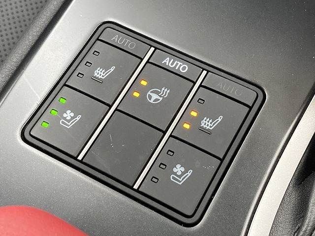 TOYOTA LEXUS UX250H 2023 Image 31