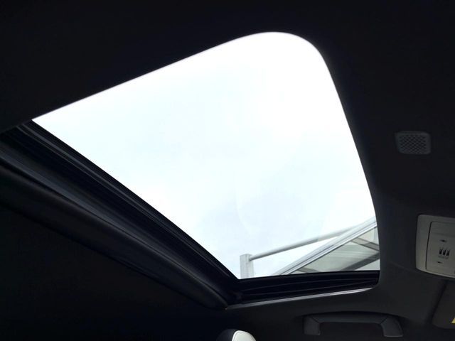 TOYOTA LEXUS IS300H 2021 Image 31