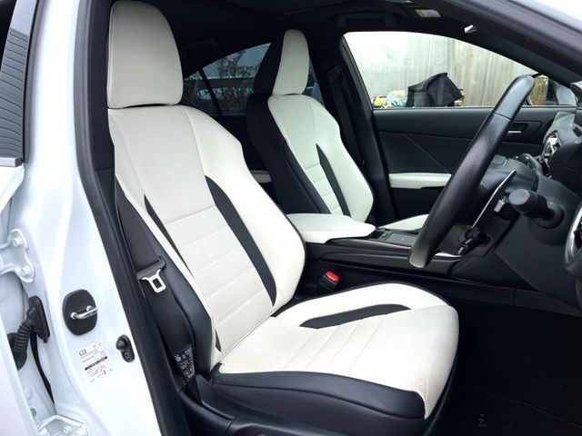 TOYOTA LEXUS IS300H 2021 Image 31