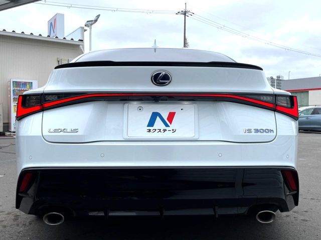 TOYOTA LEXUS IS300H 2021 Image 31