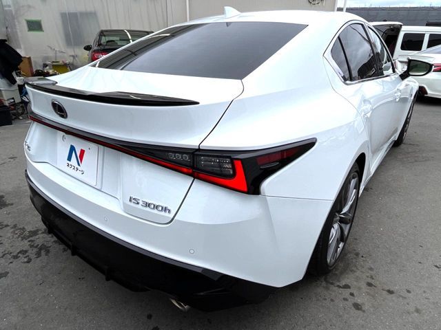 TOYOTA LEXUS IS300H 2021 Image 31