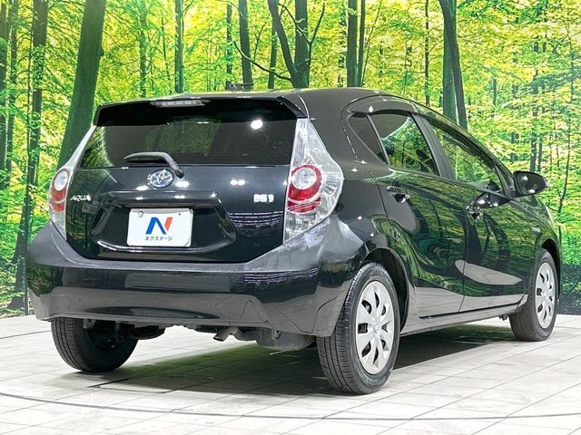 TOYOTA AQUA 2013 Image 31