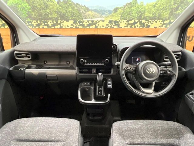 TOYOTA SIENTA HYBRID 2025 Image 31