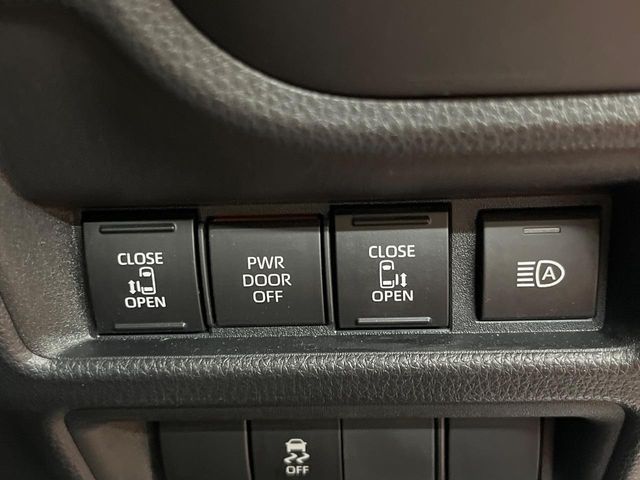 TOYOTA SIENTA HYBRID 2025 Image 31