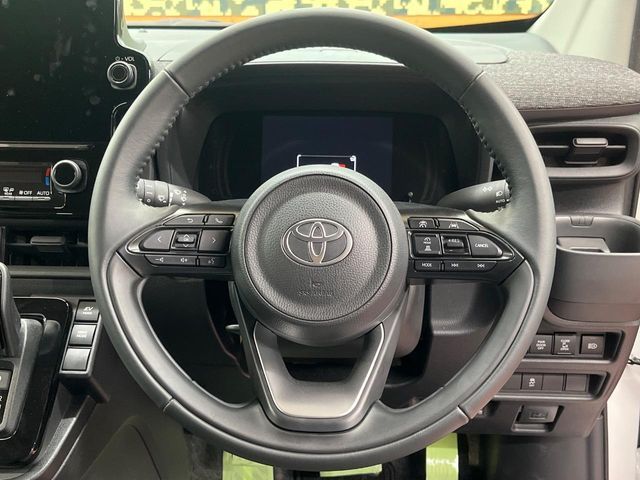 TOYOTA SIENTA HYBRID 2025 Image 31