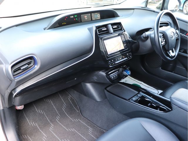 TOYOTA PRIUS 2019 Image 31