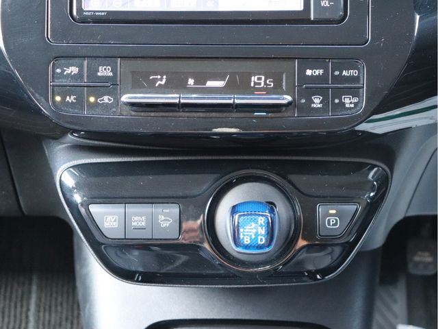 TOYOTA PRIUS 2019 Image 31