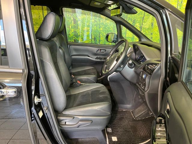 TOYOTA VOXY HYBRID 2021 Image 31