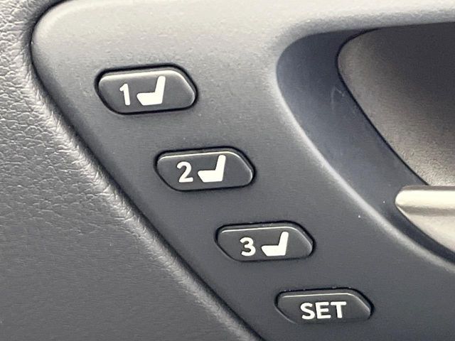 TOYOTA LEXUS IS350 2023 Image 31