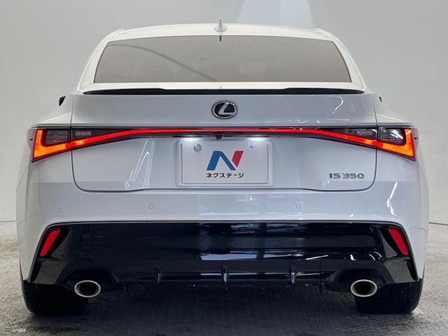 TOYOTA LEXUS IS350 2023 Image 31
