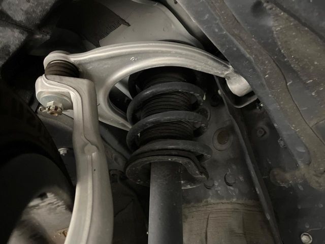 TOYOTA LEXUS IS350 2023 Image 31