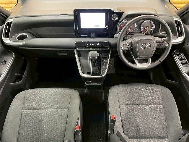 TOYOTA VOXY 2022 Image 31