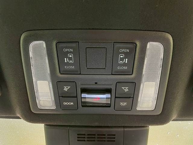 TOYOTA VOXY 2022 Image 31