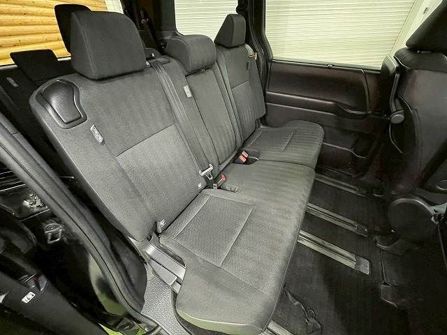 TOYOTA VOXY 2022 Image 31