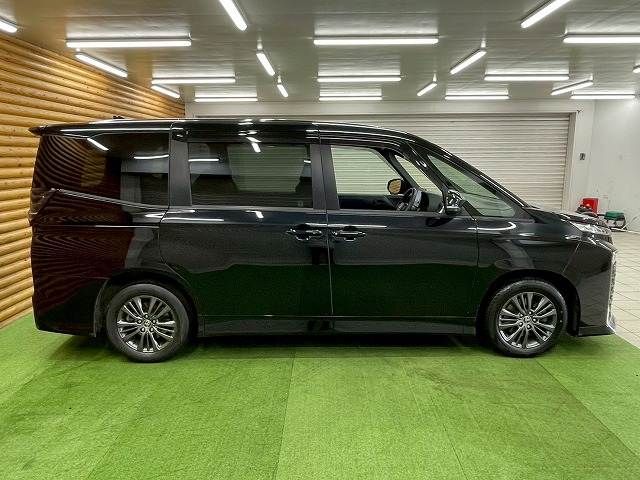 TOYOTA VOXY 2022 Image 31