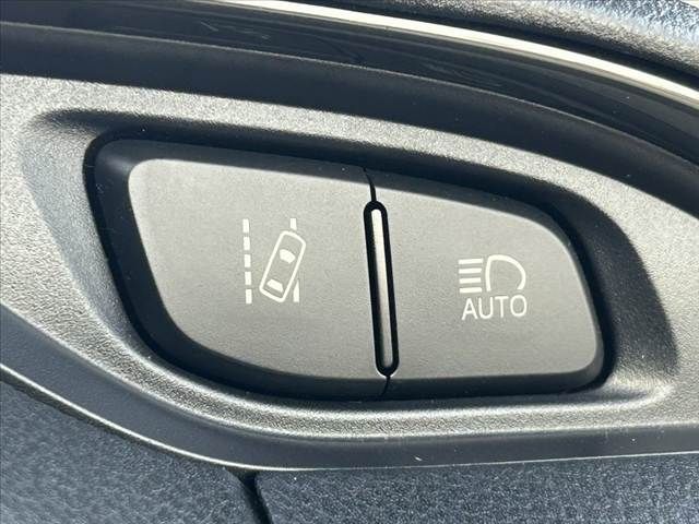 TOYOTA VITZ 2017 Image 31