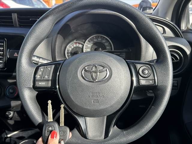TOYOTA VITZ 2017 Image 31