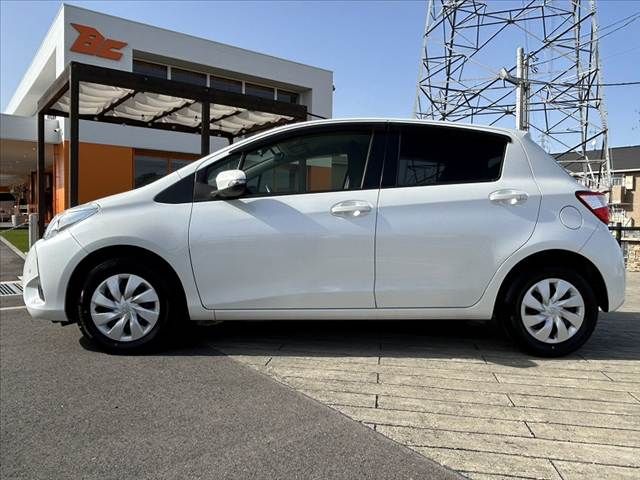 TOYOTA VITZ 2017 Image 31