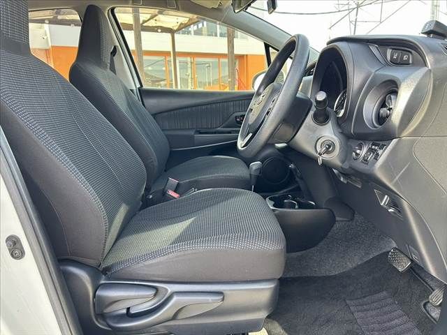 TOYOTA VITZ 2017 Image 31