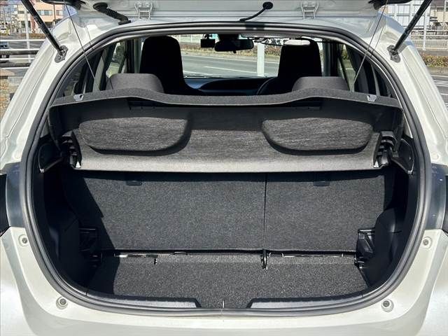 TOYOTA VITZ 2017 Image 31