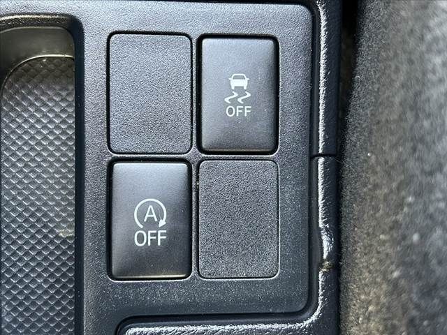 TOYOTA VITZ 2017 Image 31