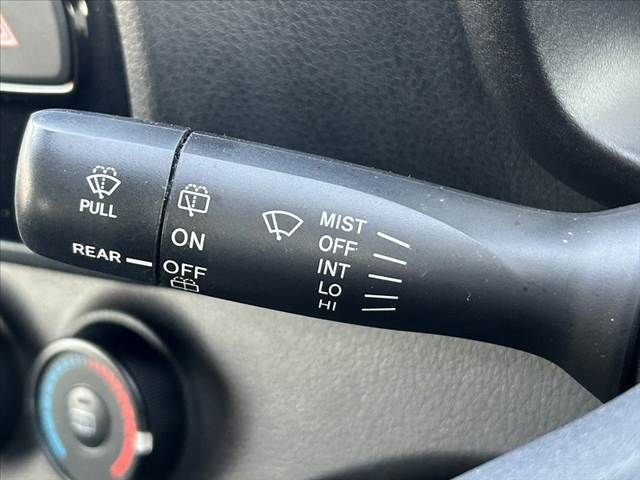 TOYOTA VITZ 2017 Image 31