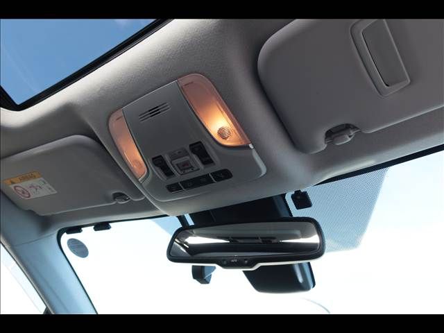 TOYOTA PRIUS 2020 Image 31