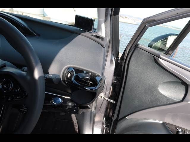 TOYOTA PRIUS 2020 Image 31