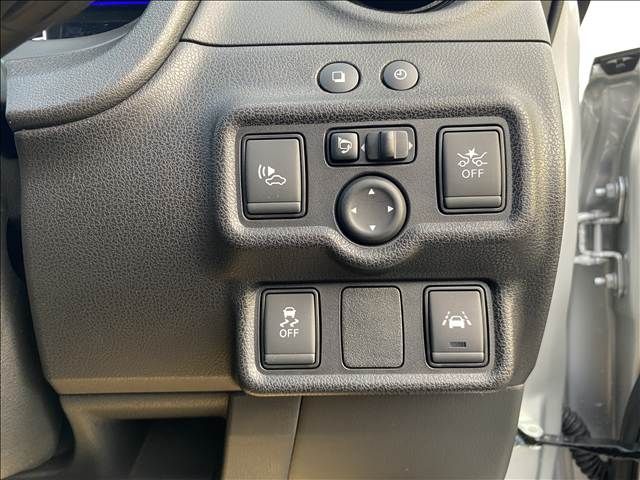 NISSAN NOTE 2018 Image 31