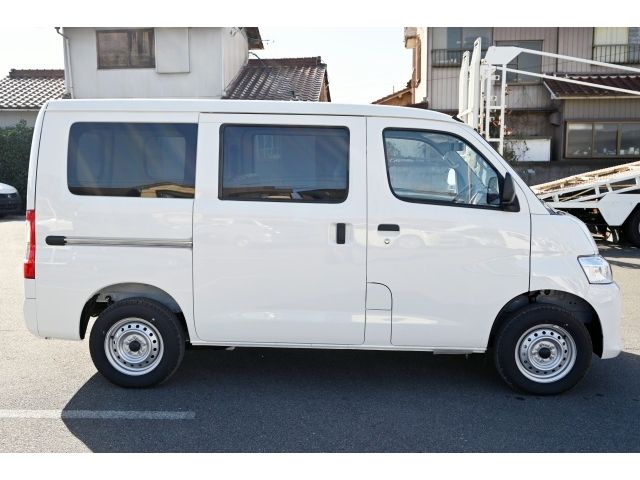 TOYOTA TOWNACE VAN 4WD 2025 Image 31