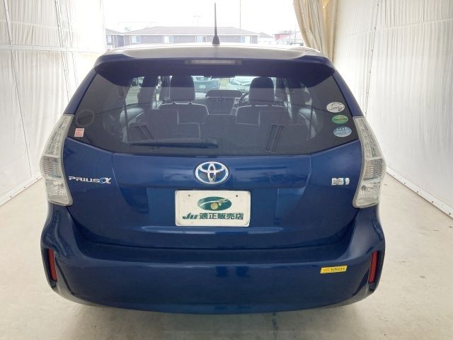 TOYOTA PRIUS ALPHA 2013 Image 31