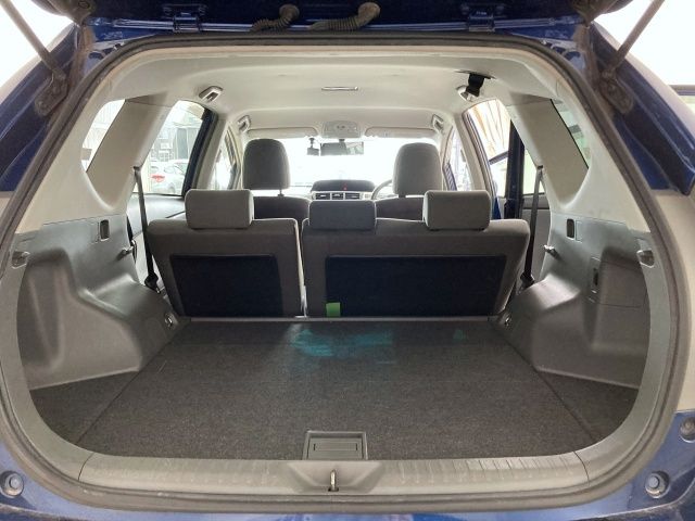 TOYOTA PRIUS ALPHA 2013 Image 31